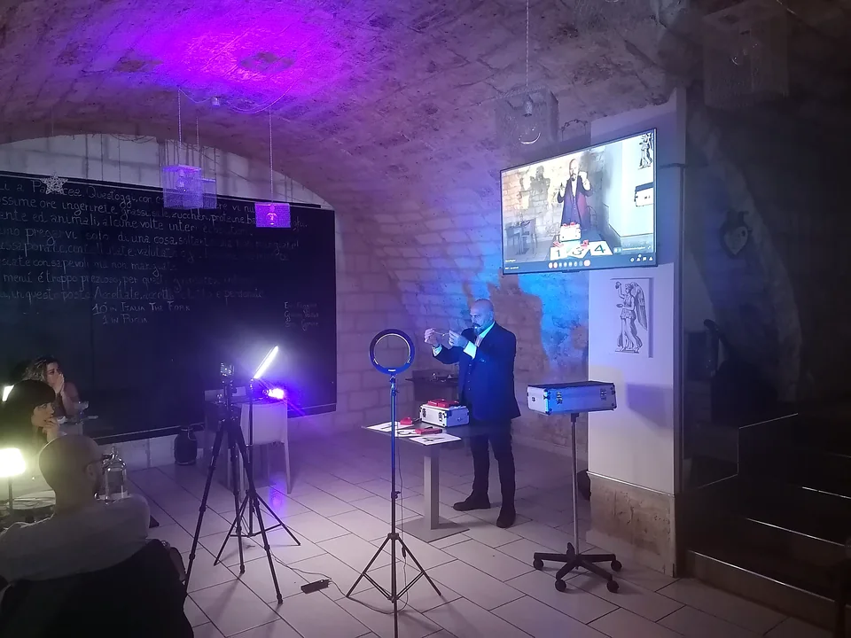 Il Cervellone, quiz show interattivo, durante una serata
